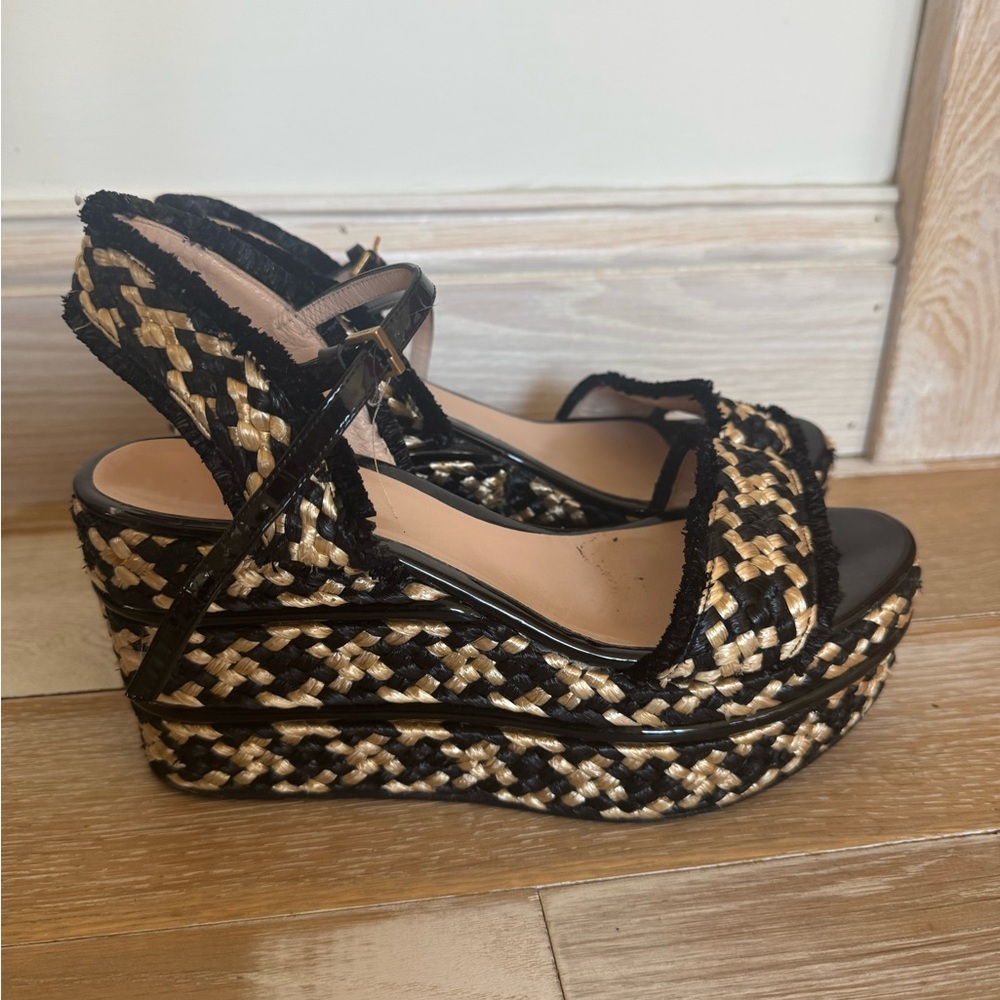 Gucci Black and Gold Woven Wedges